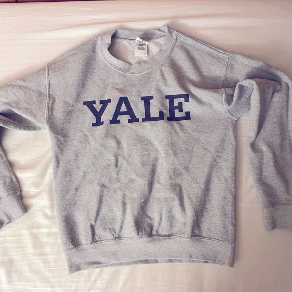 Gildan Yale Crewneck Sweatshirt